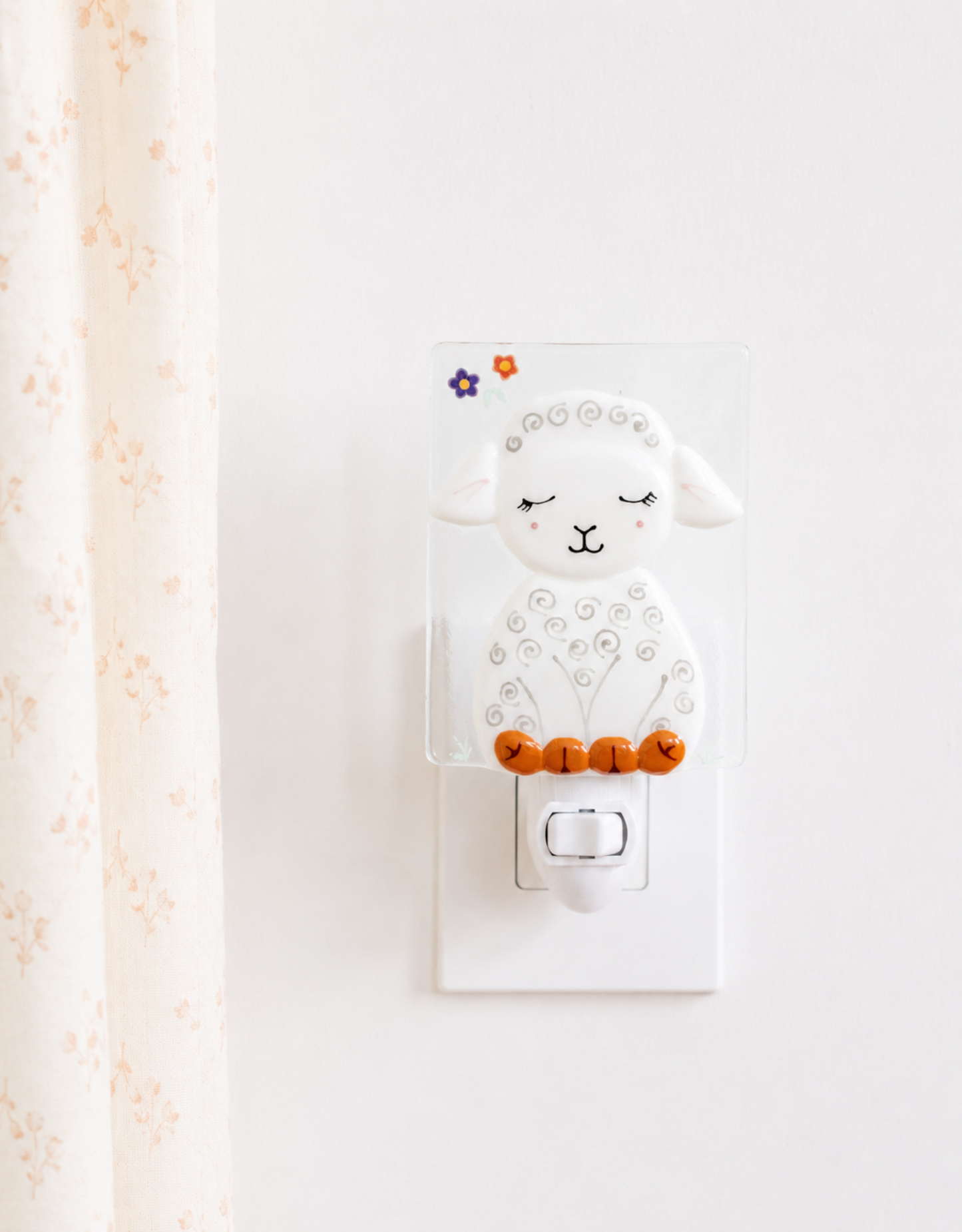 Night Light - Theo the Lamb - Veille sur toi