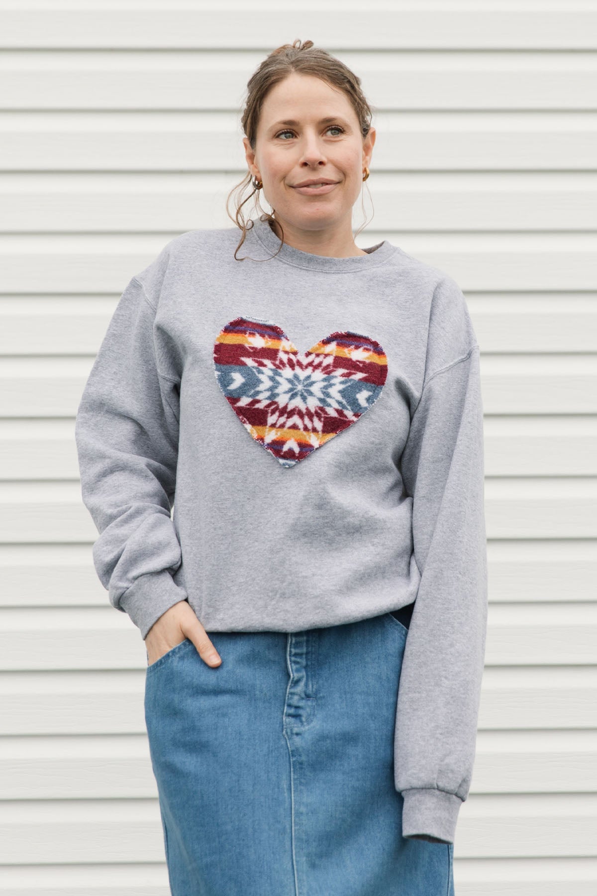 Aki {Mini Tipi} Heart | Charcoal Crewneck Sweater