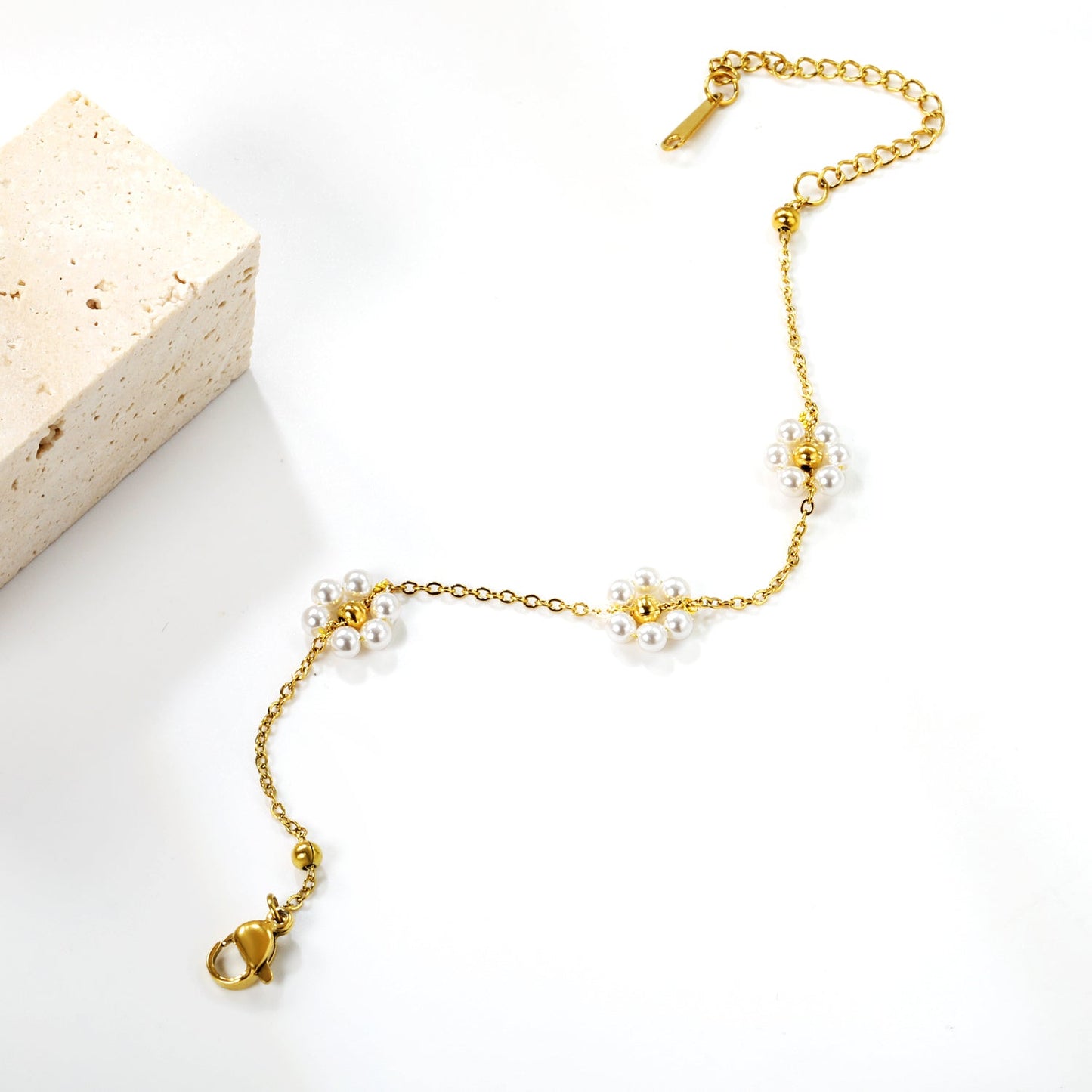 White Pearls Flower Bracelet