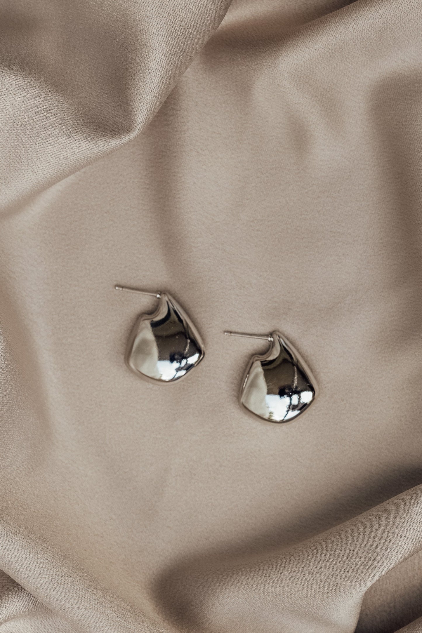 The Annemarie Earrings ( Gold & Silver )