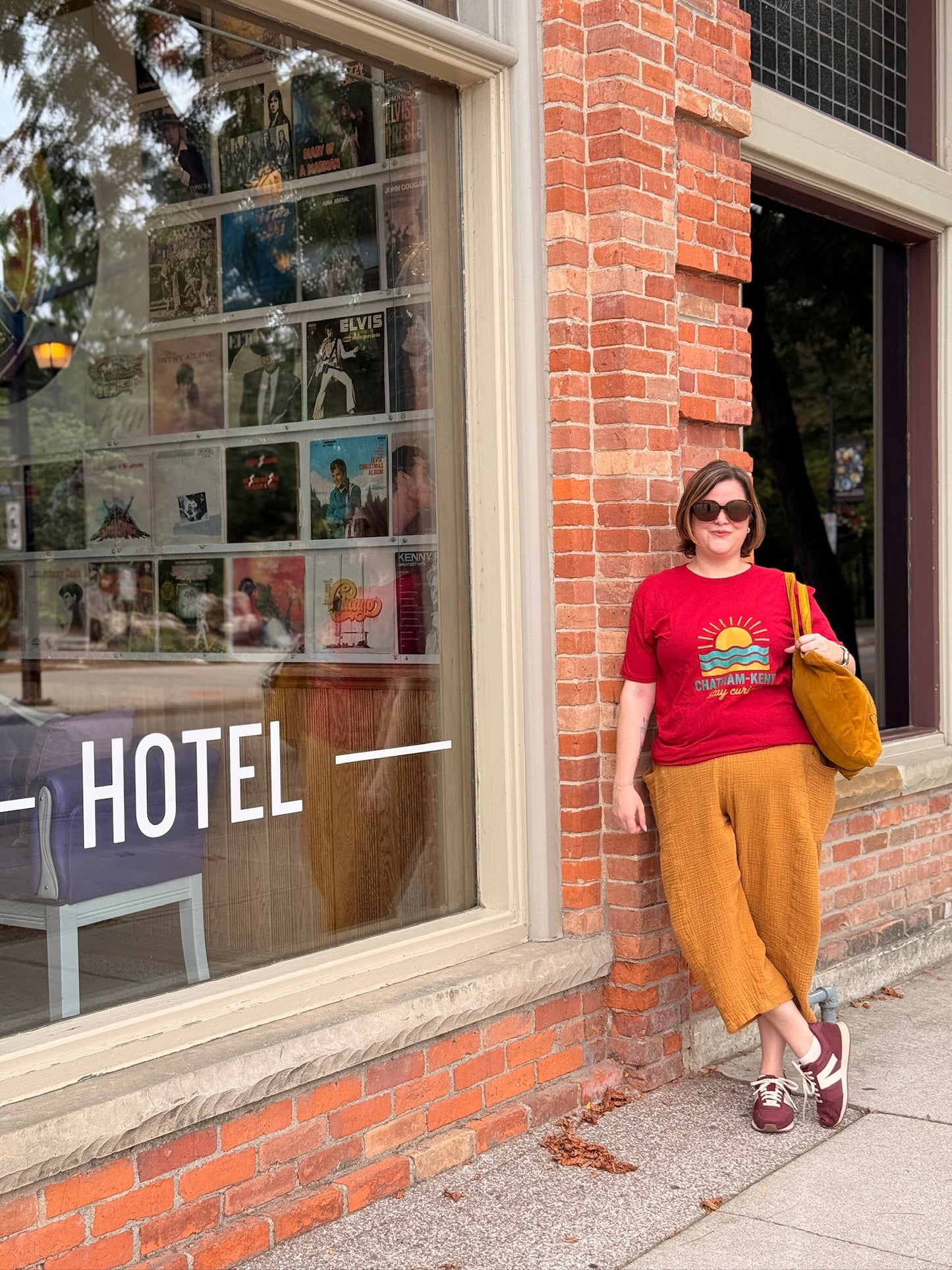 Stay Curious | Retro Sunrise Classic Tee