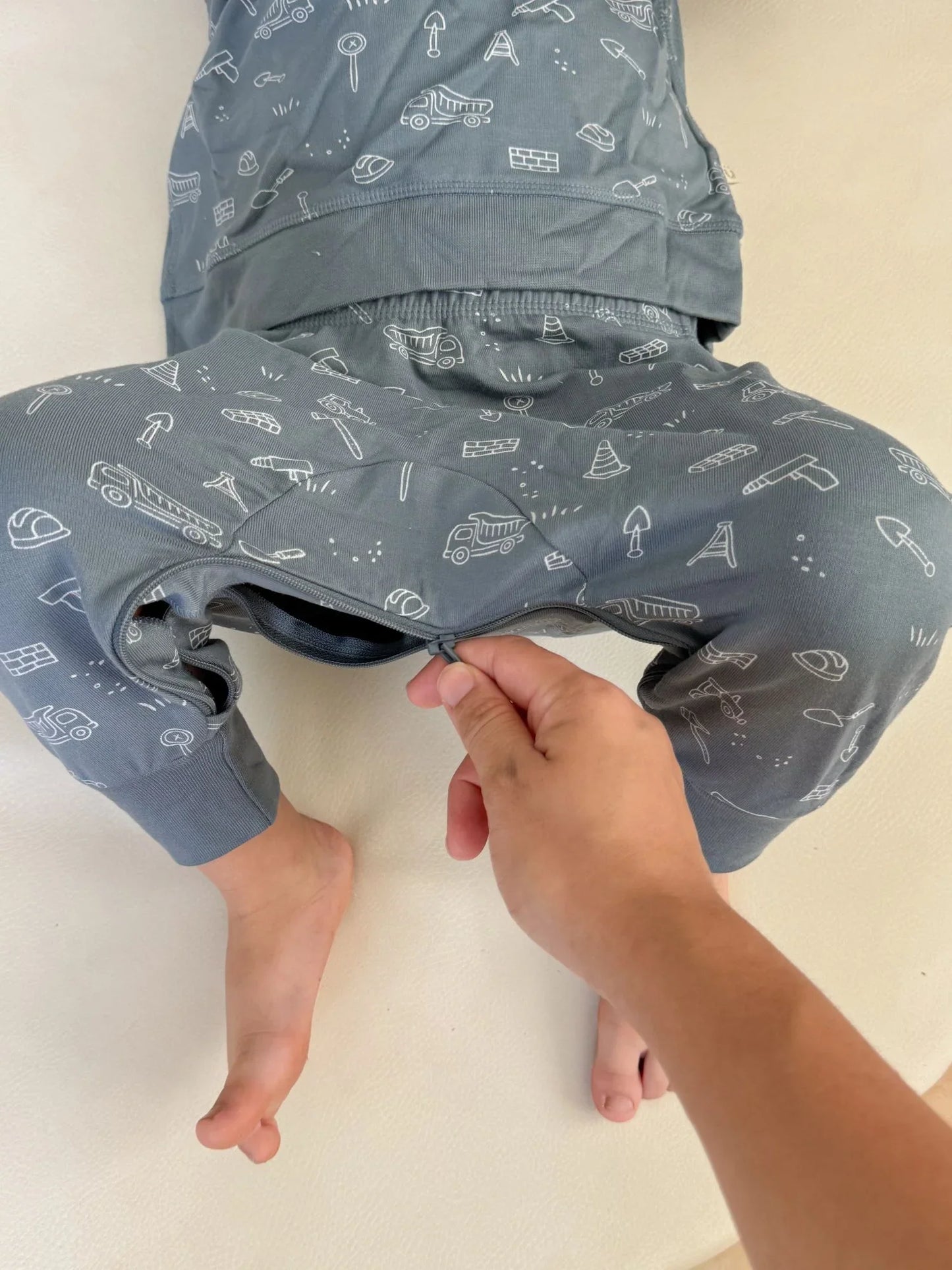 Fleece Sweatsuit | Construction | Gunamuna