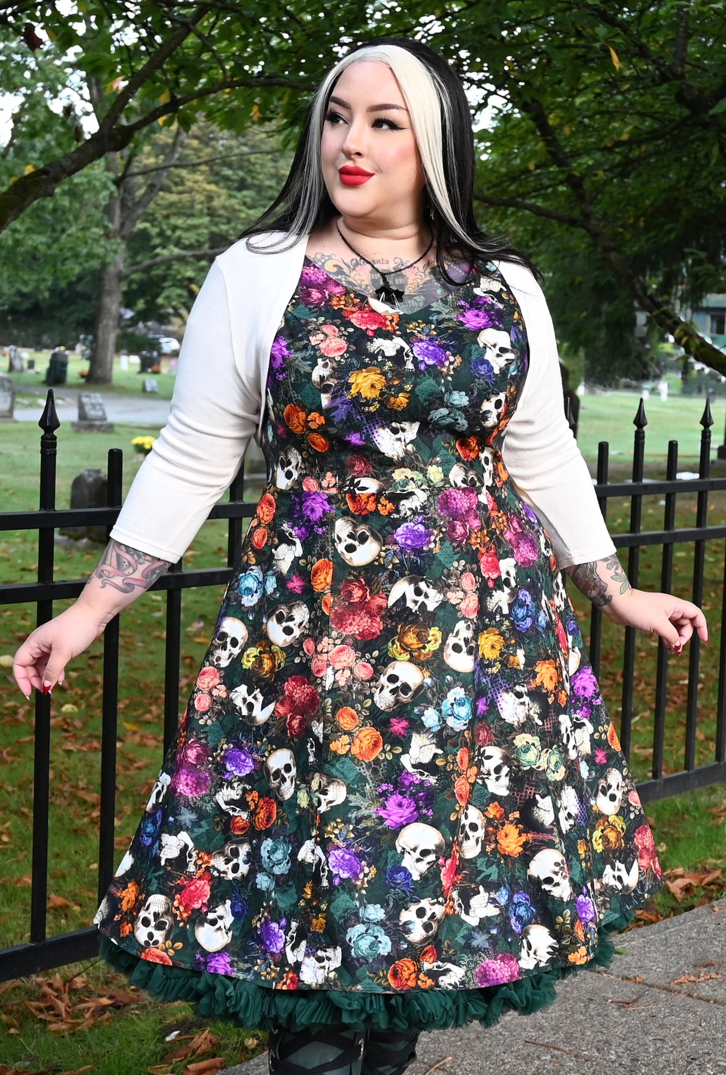 Yvonne - Memento Flori - Skulls & Roses Dress