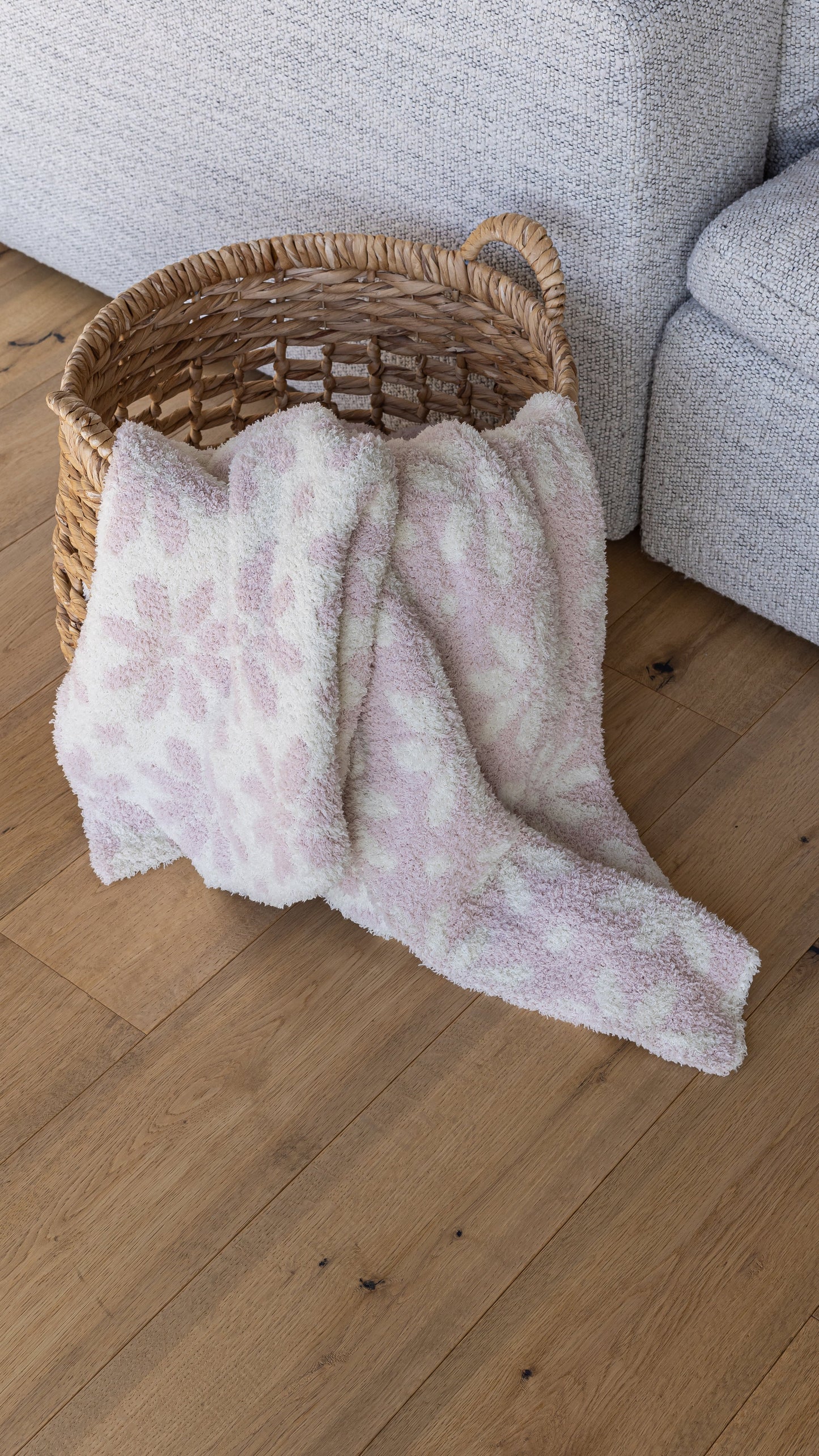Hushed Violet & Baby's Breath Daisy Print Extended Throw