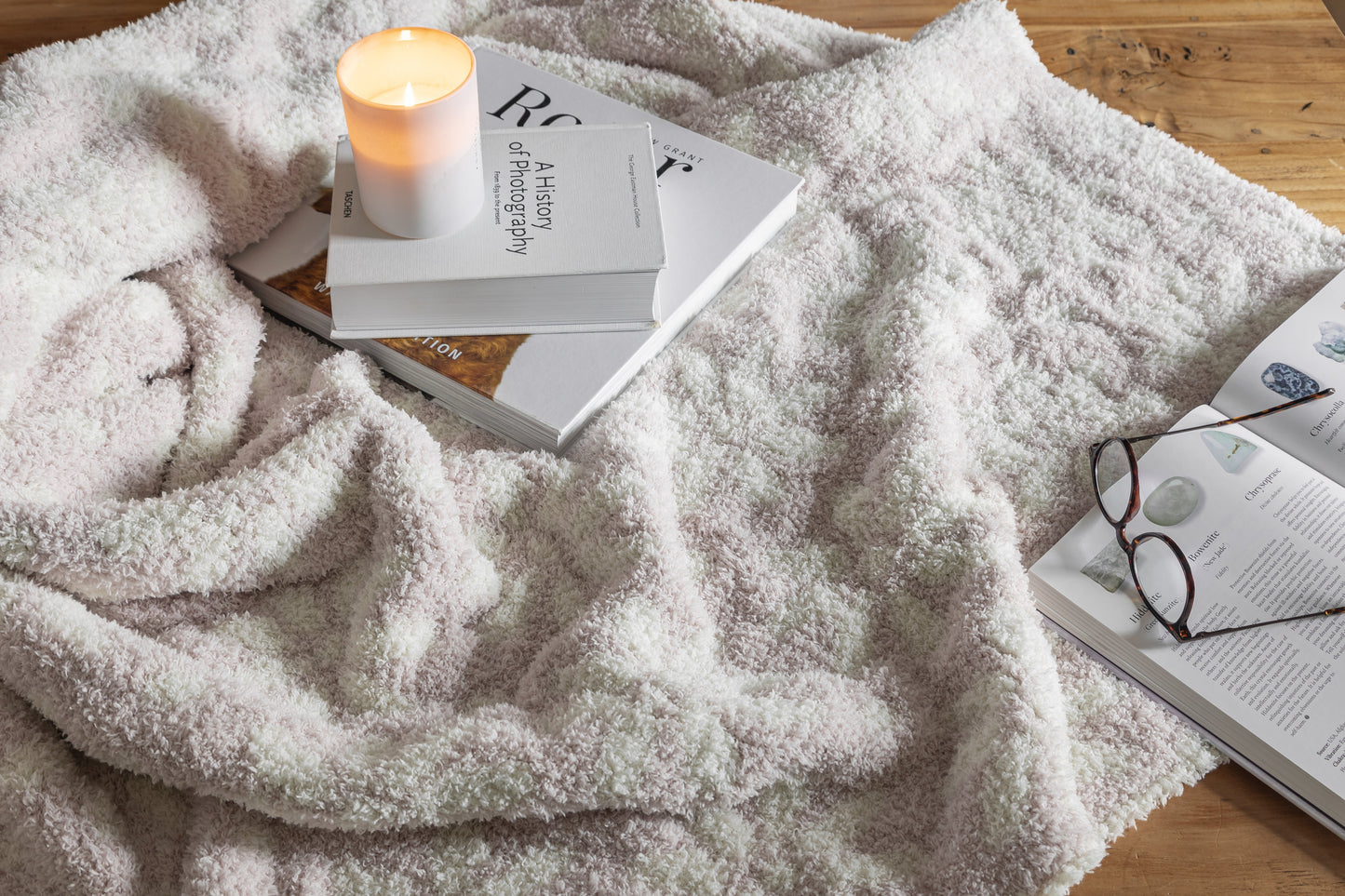 Hushed Violet & Baby's Breath Daisy Print Extended Throw