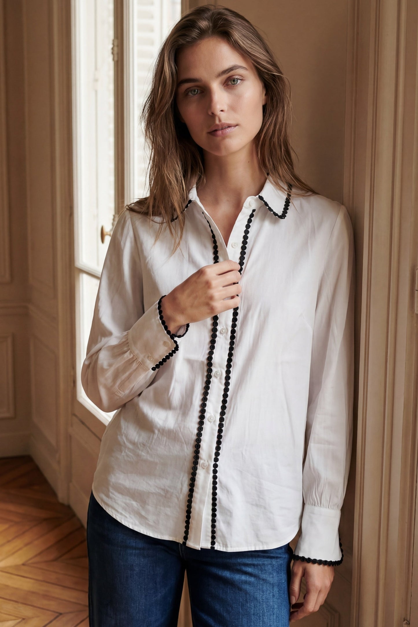 Amelie Contrast-Trim Button Blouse