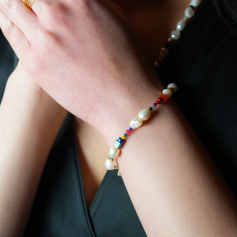 Colourful Bracelet with Gold Beads, Natural Stones, and Freshwater Pearls