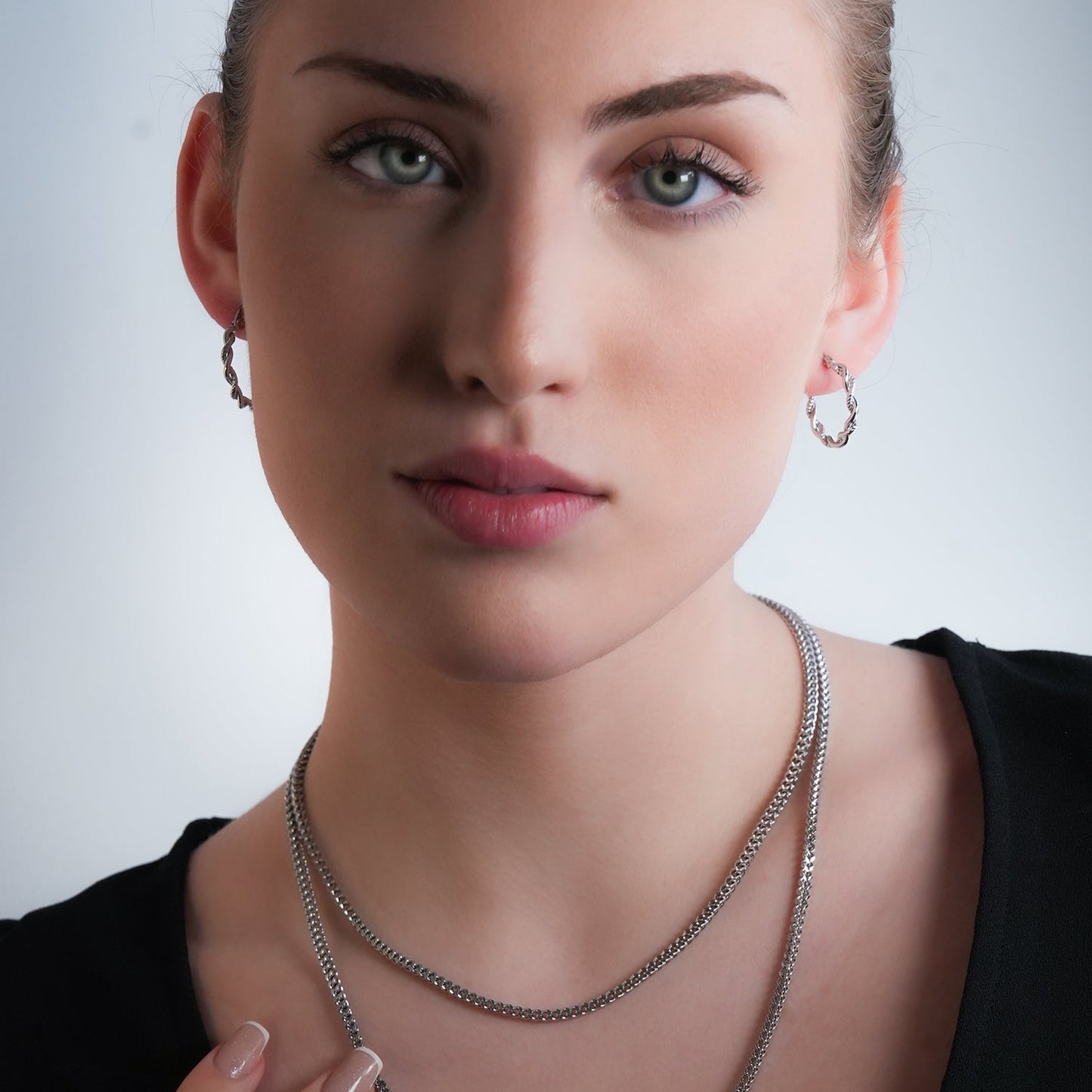 BARBARA: Contrast Textured Twisted Rope Hoop Earrings