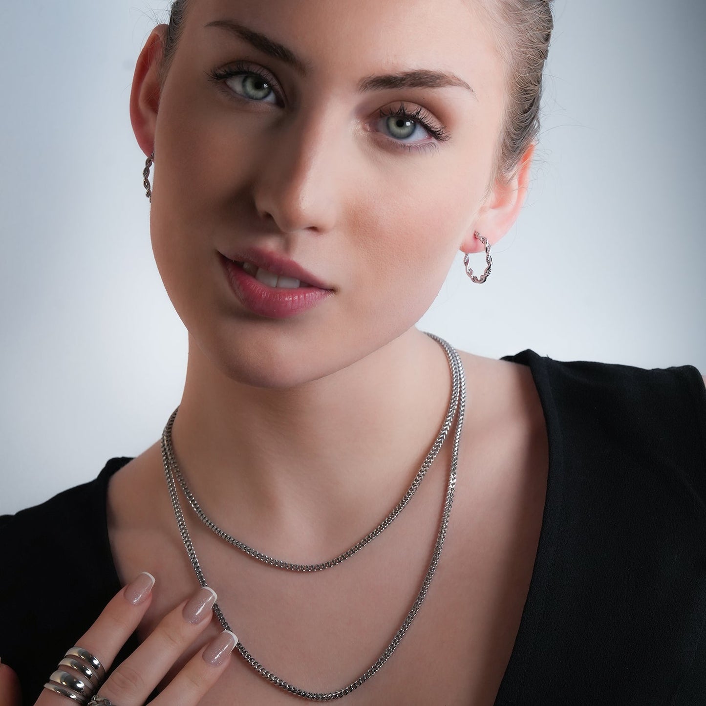 BARBARA: Contrast Textured Twisted Rope Hoop Earrings