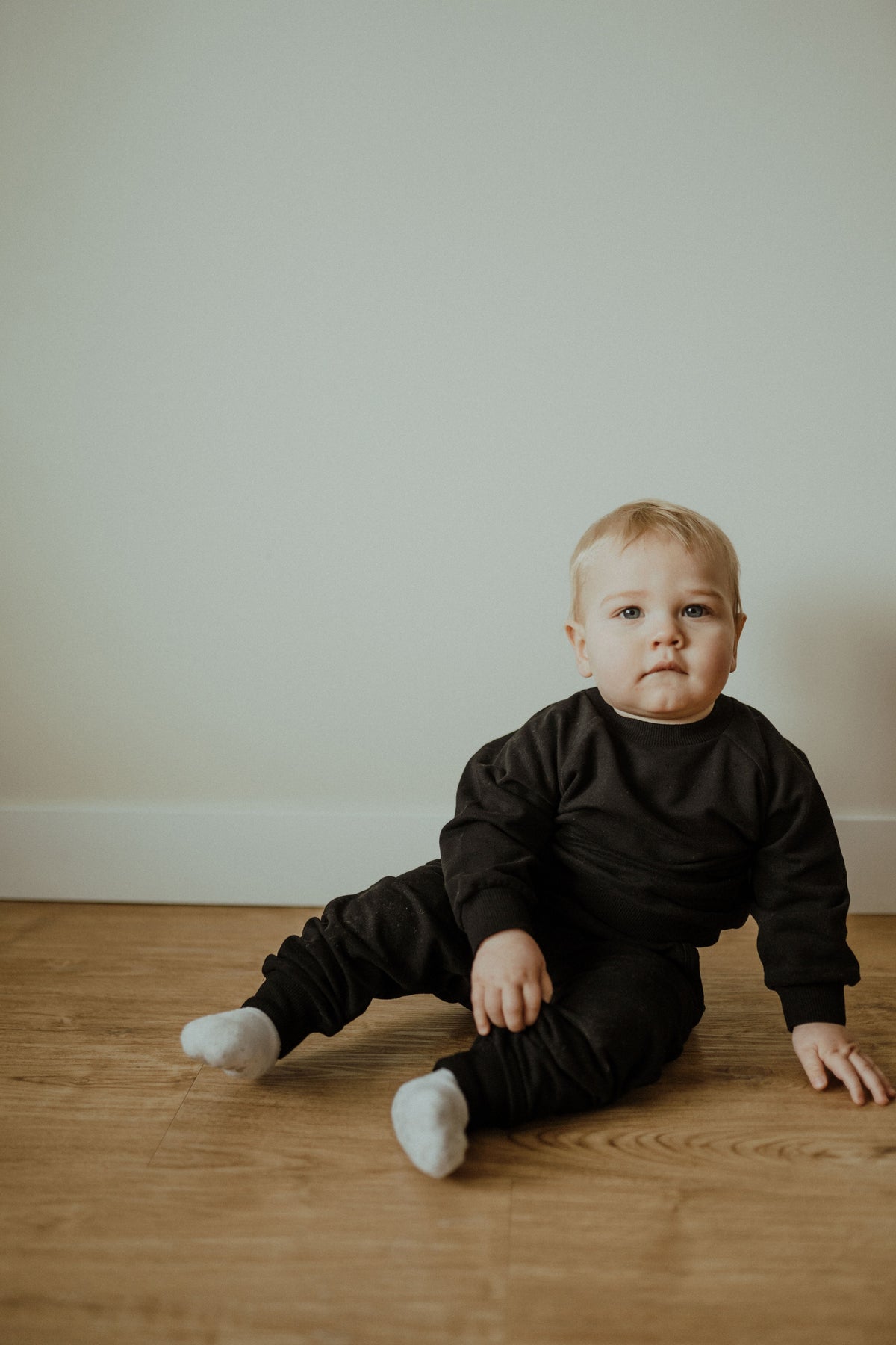 *NEW* Organic Cotton Baby & Toddler Sweatsuit, Black | ba.be.O Canada
