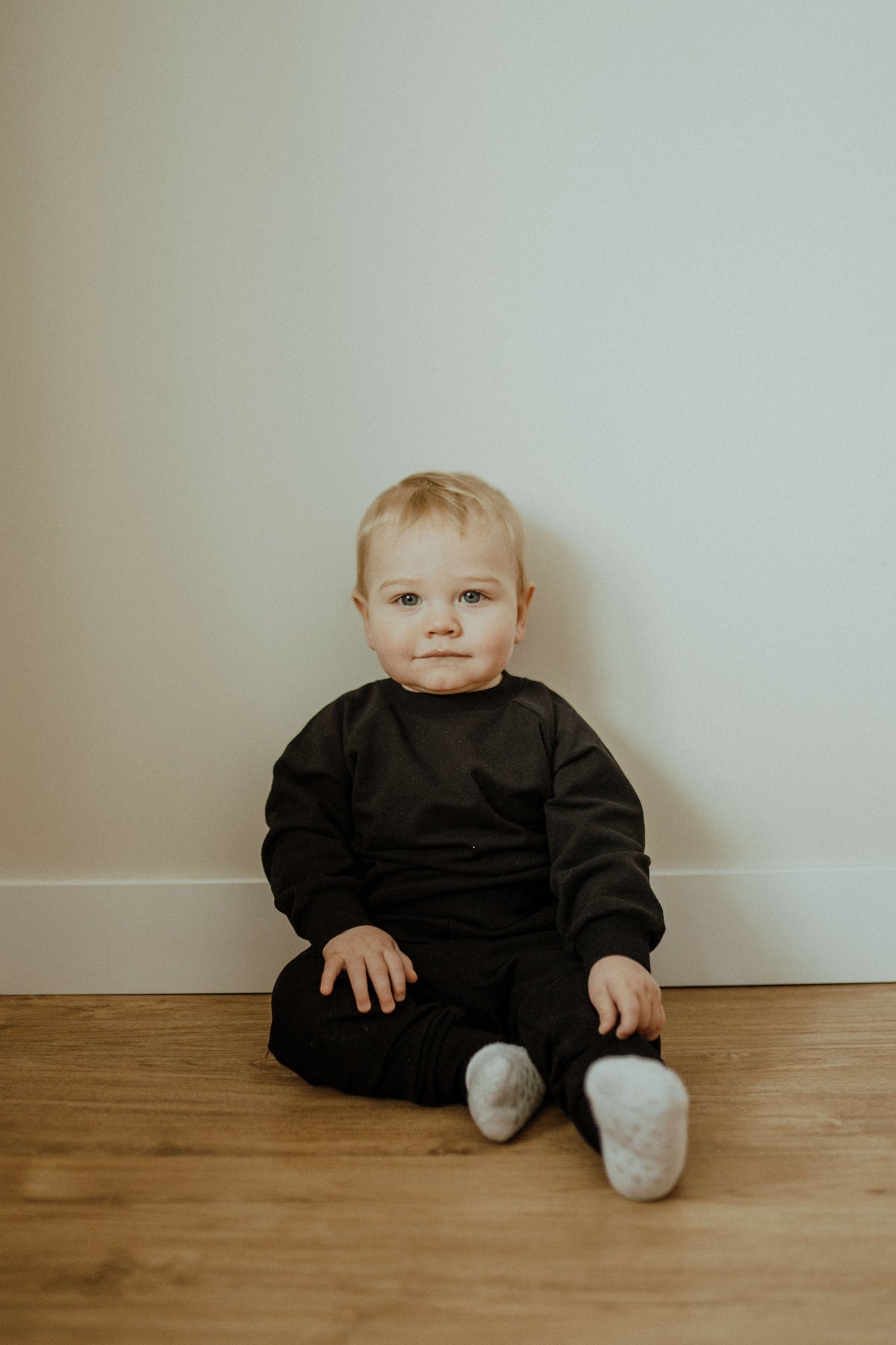 *NEW* Organic Cotton Baby & Toddler Sweatsuit, Black | ba.be.O Canada