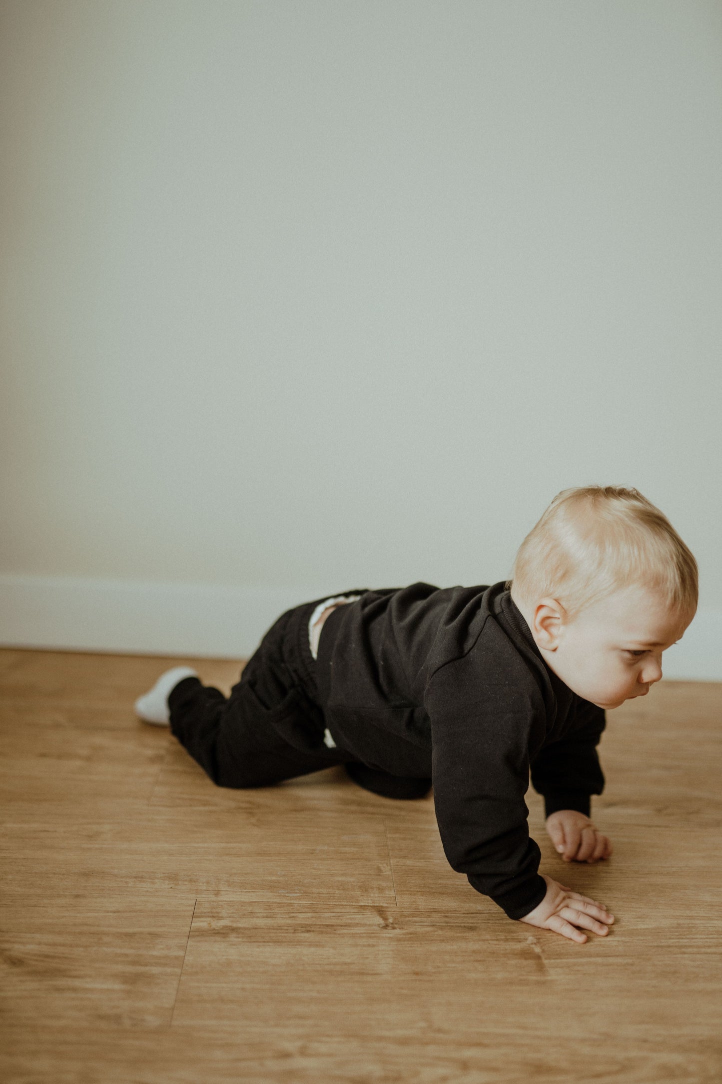 *NEW* Organic Cotton Baby & Toddler Sweatsuit, Black | ba.be.O Canada