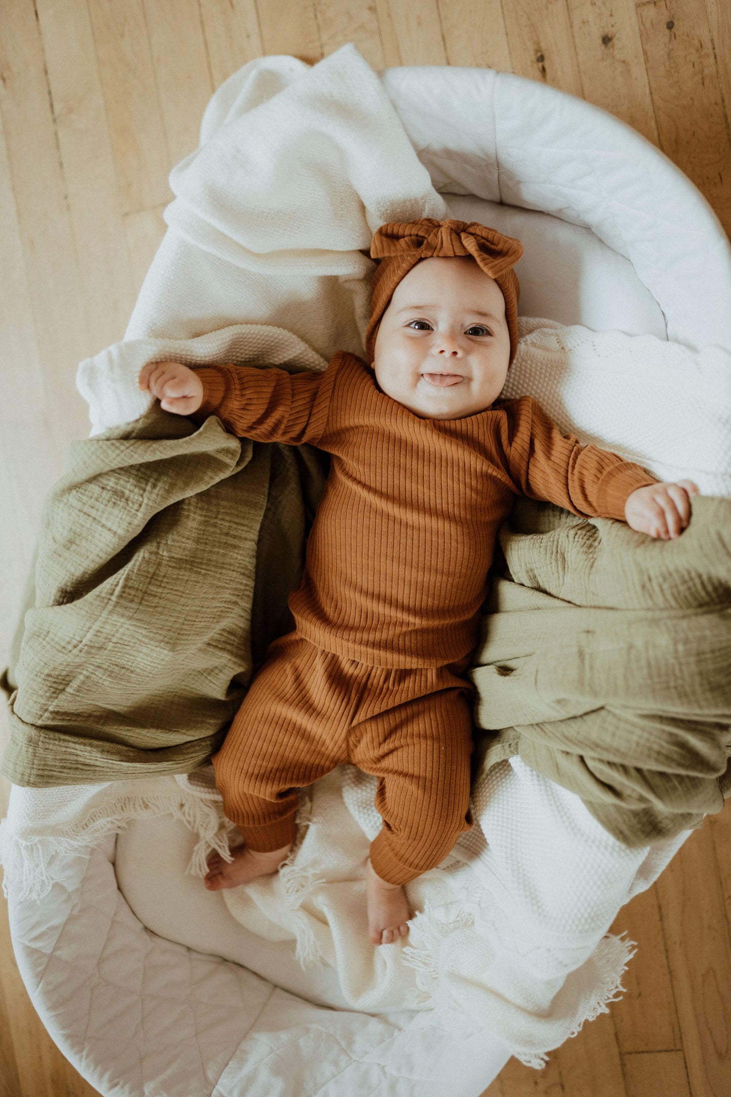 Organic Cotton Muslin Swaddle – Olive | ba.be.O Canada