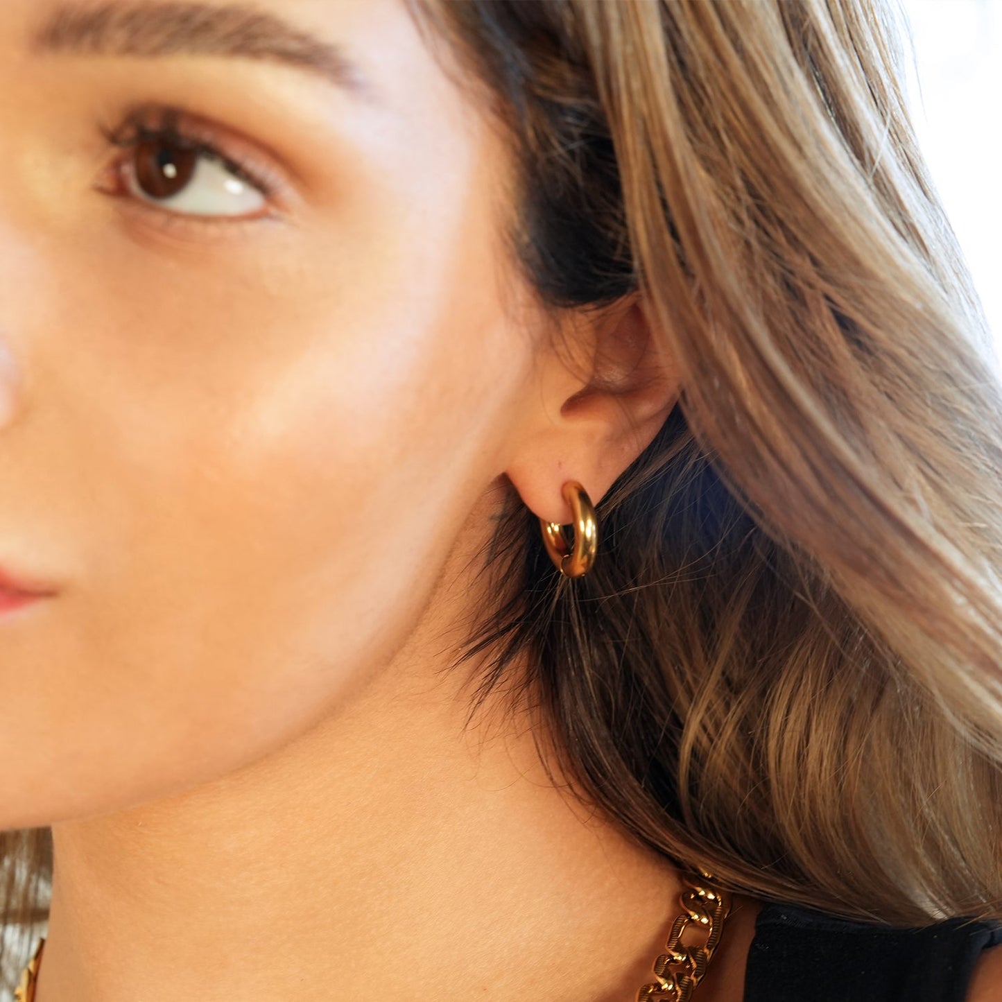 CHOLULA Gold: Mid Width Smooth Surface Tube Hoop Earrings