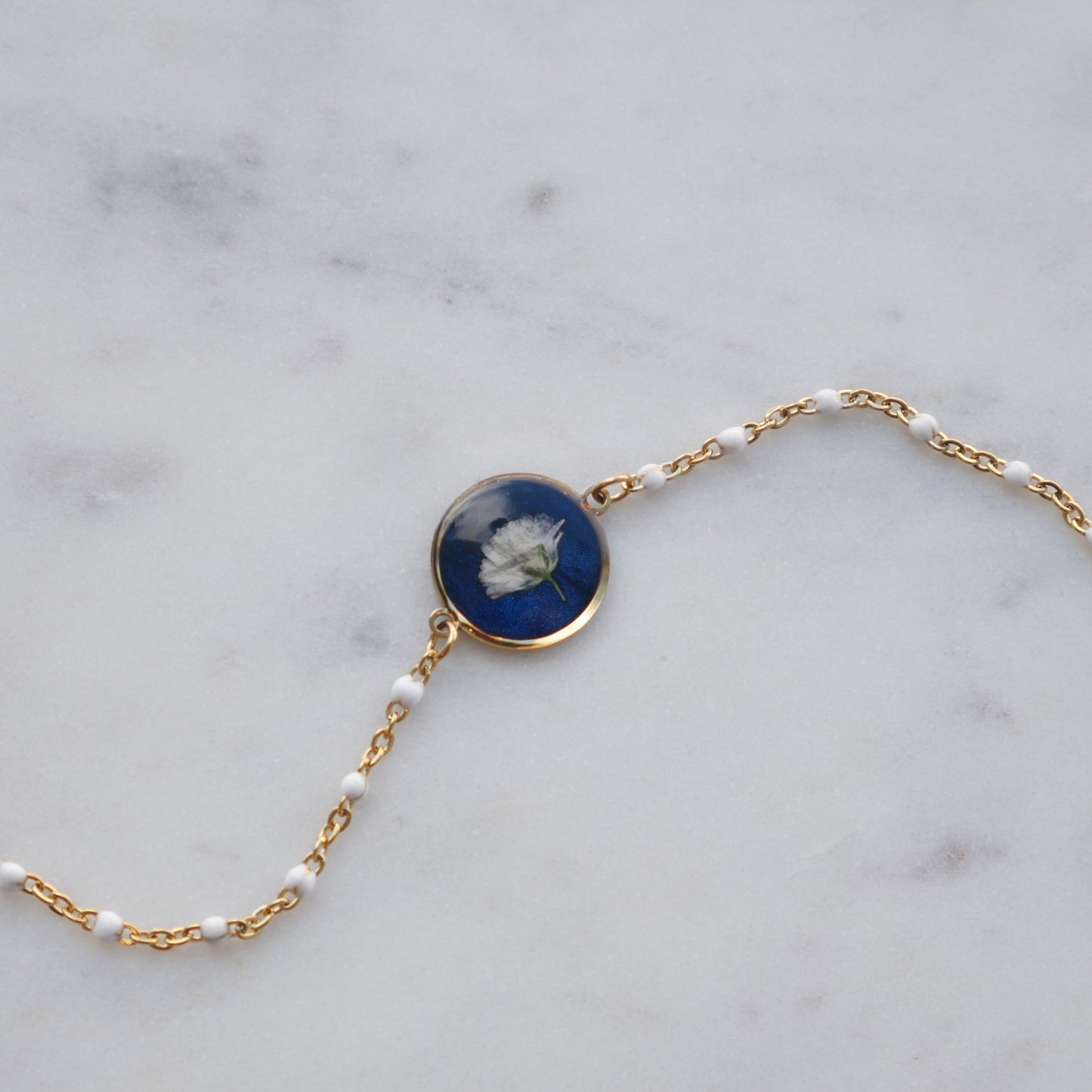 Bracelet Céleste - gypsophile - rond et chaîne blanche