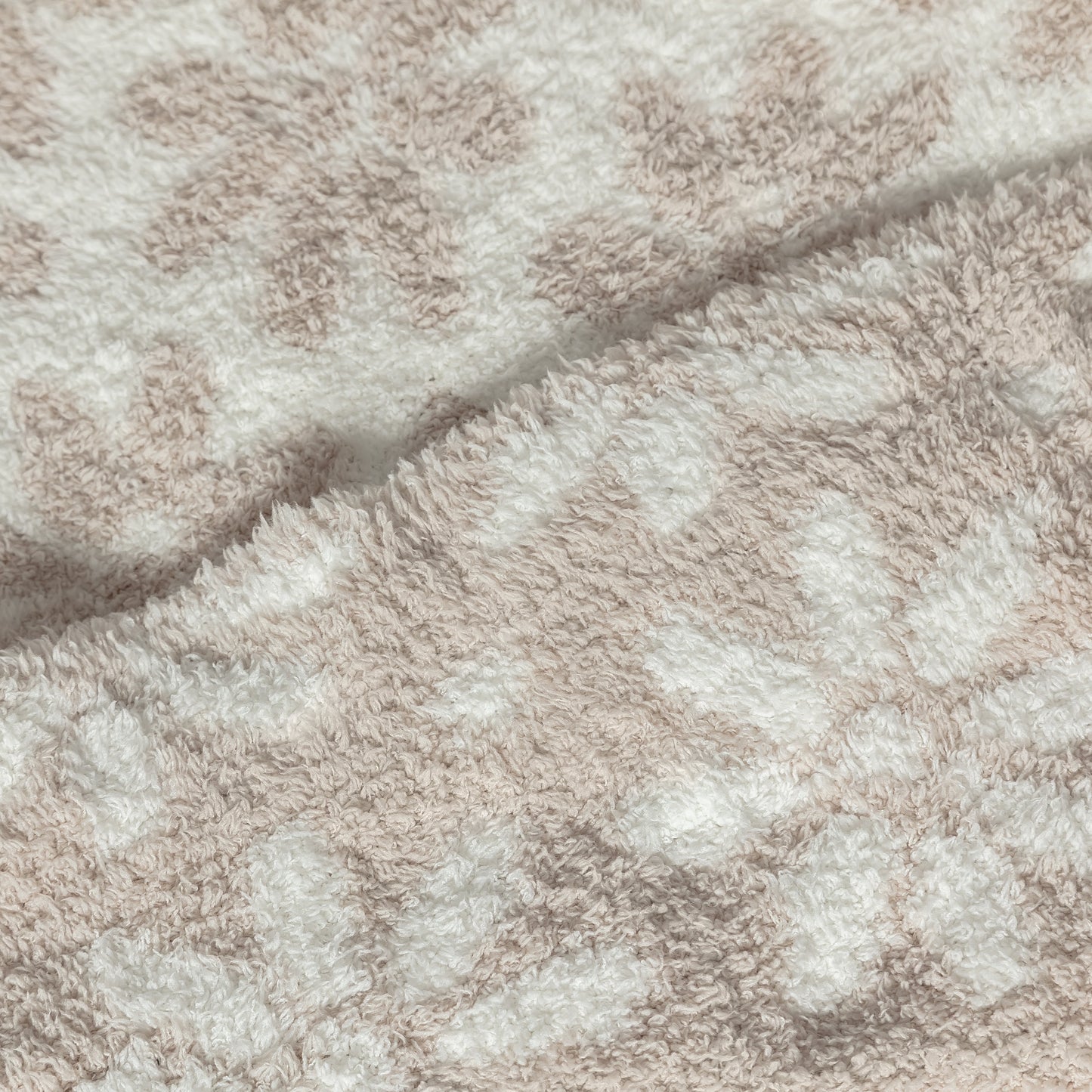 Daisy Print Blushing Beige and White Extended Throw