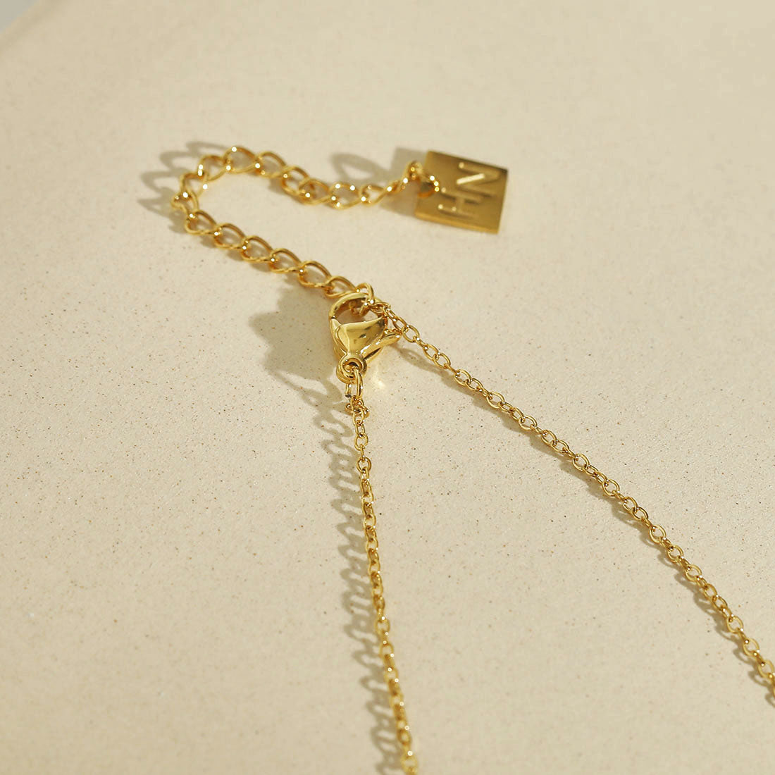 Minimalist Metal & Shell Circle Pendant Necklace