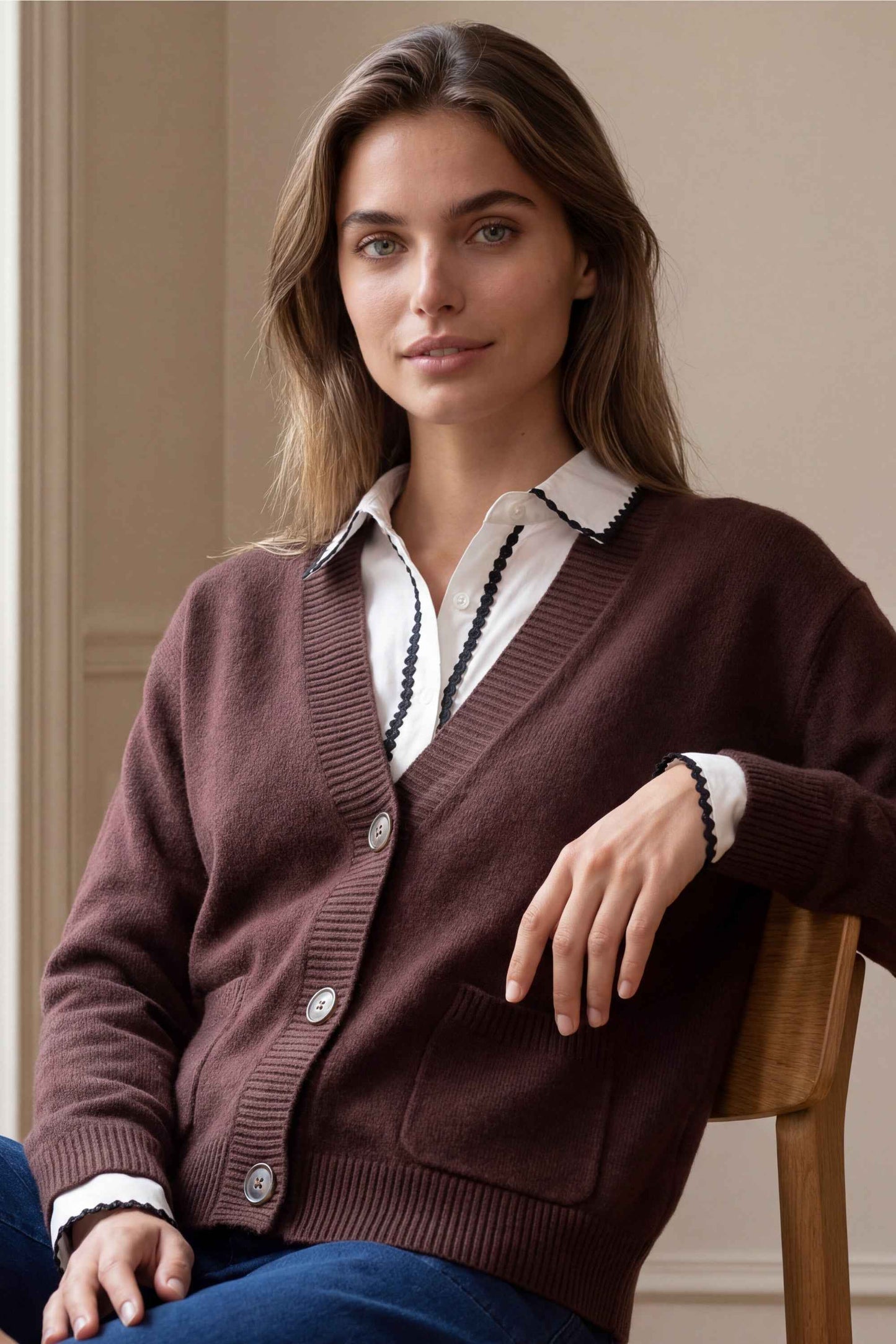 Éliane Button V-Neck Knit Cardigan