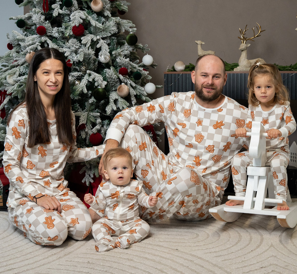 Women's Bamboo Long Sleeve Pajama Set (Gingerbread Party Print)
