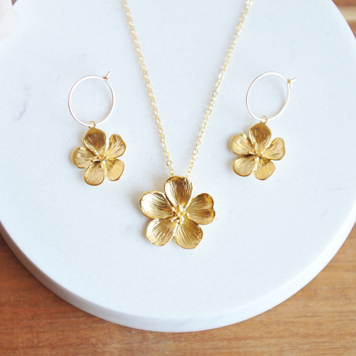 AVERY Hoop Earrings