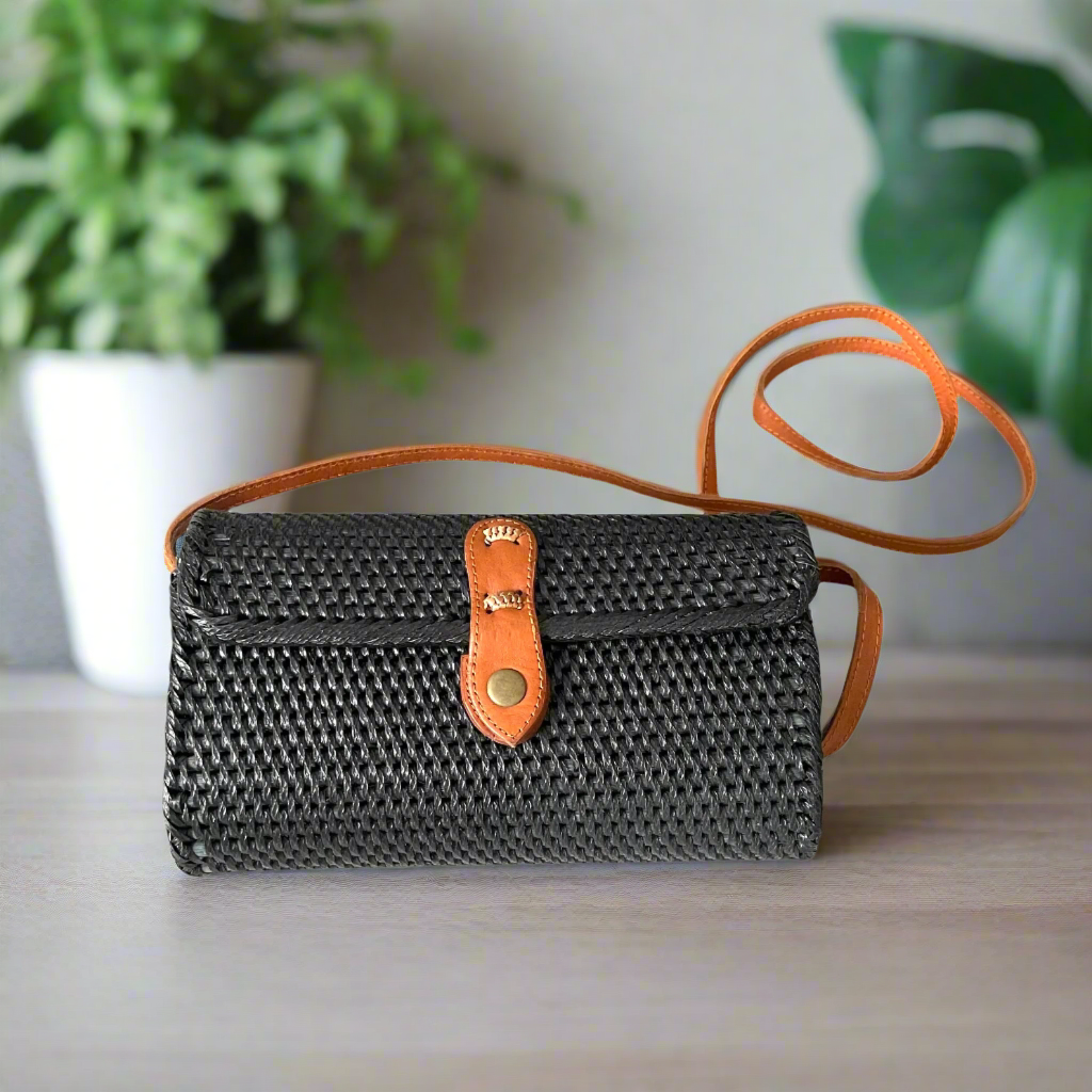 Barrel Rattan Purse - Black