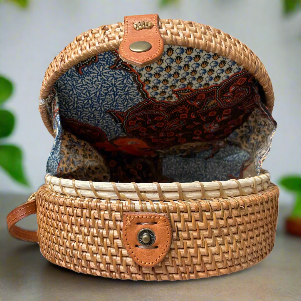 Oval Rattan Purse - Black