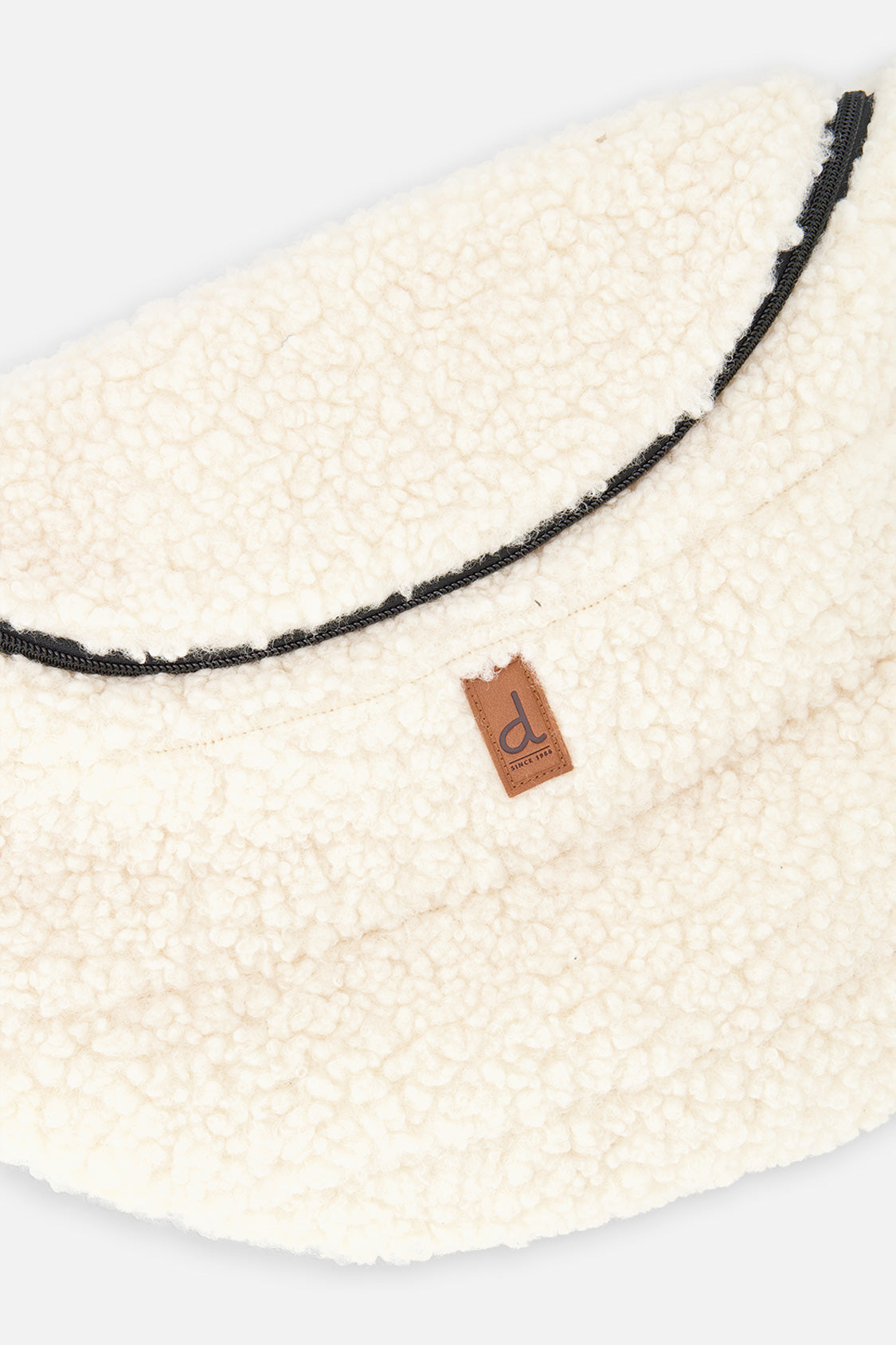 Changing Sling Bag Off-White
