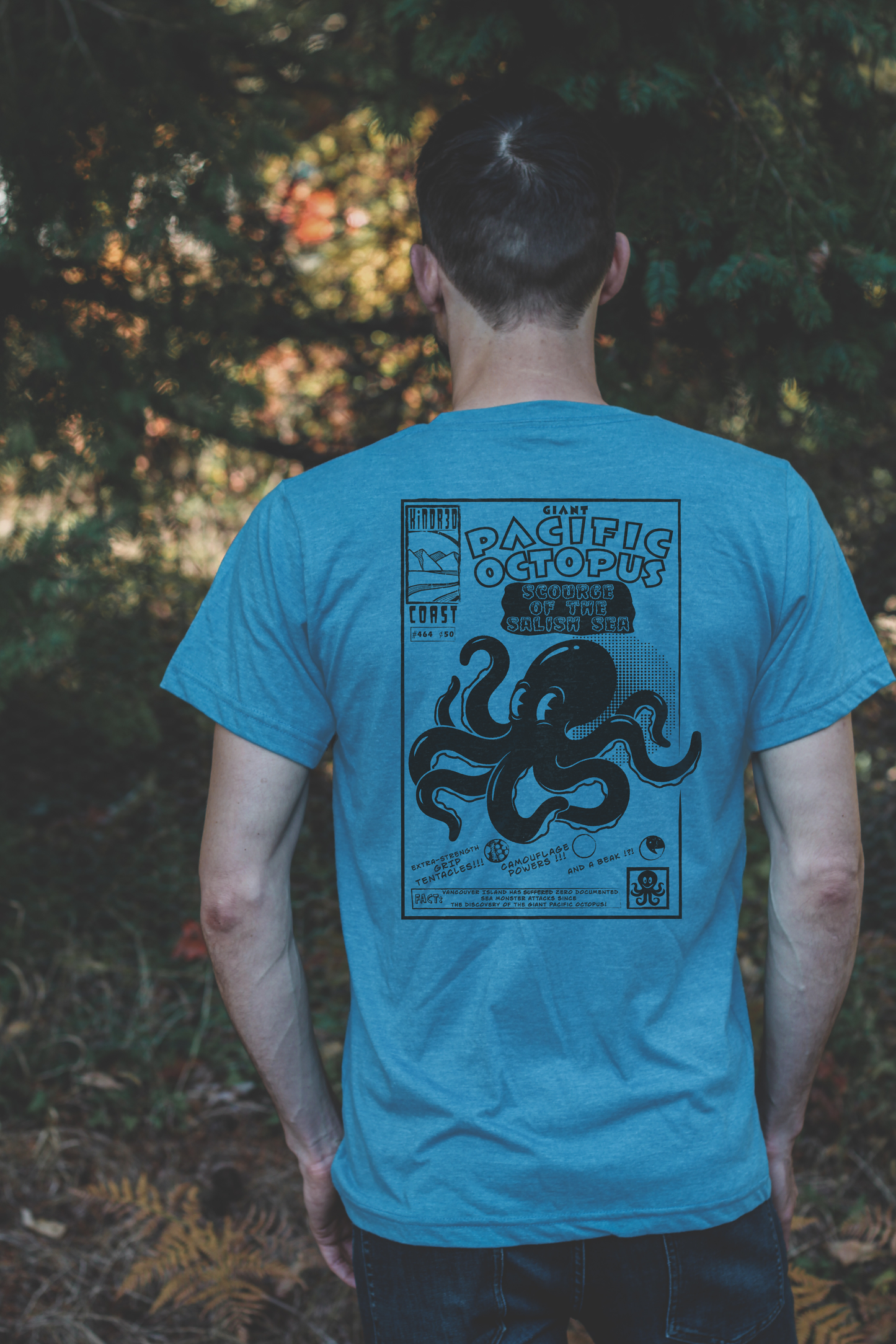 GIANT PACIFIC OCTOPUS - Unisex Eco Tee