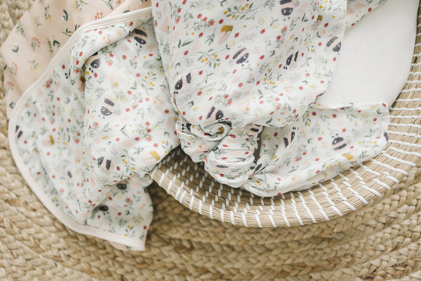 Muslin Quilt - Bumble Bees