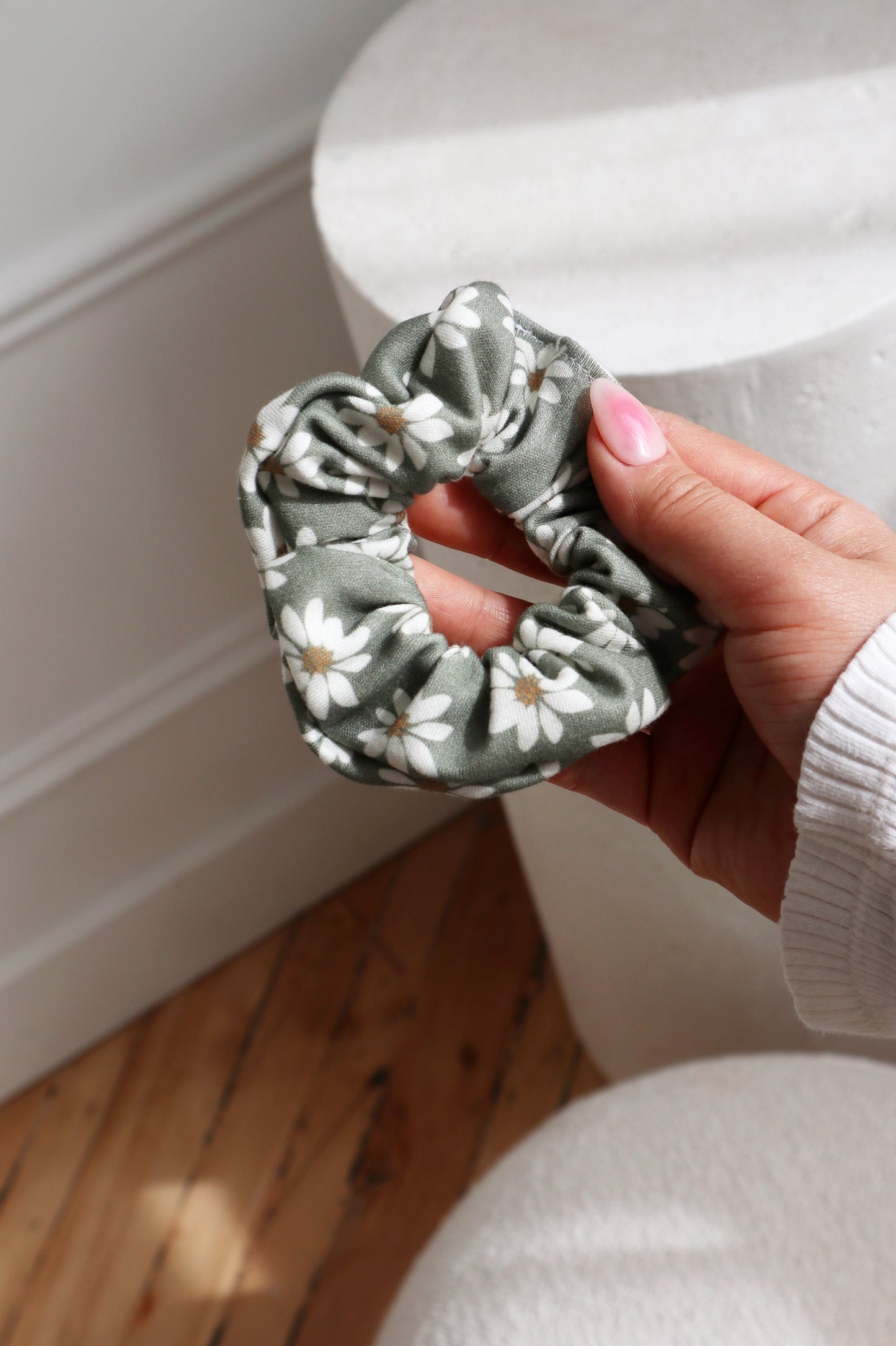 Hair Scrunchie - Wild Daisy