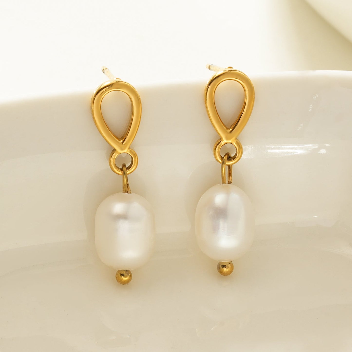 VARKONY: Elegant Teardrop Earrings with Freshwater Pearls