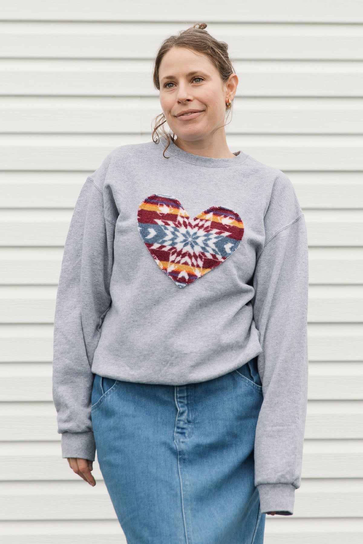 Aki {Mini Tipi} Heart | Charcoal Crewneck Sweater