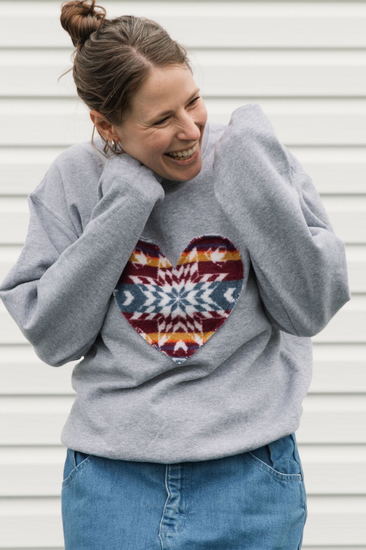 Aki {Mini Tipi} Heart | Charcoal Crewneck Sweater