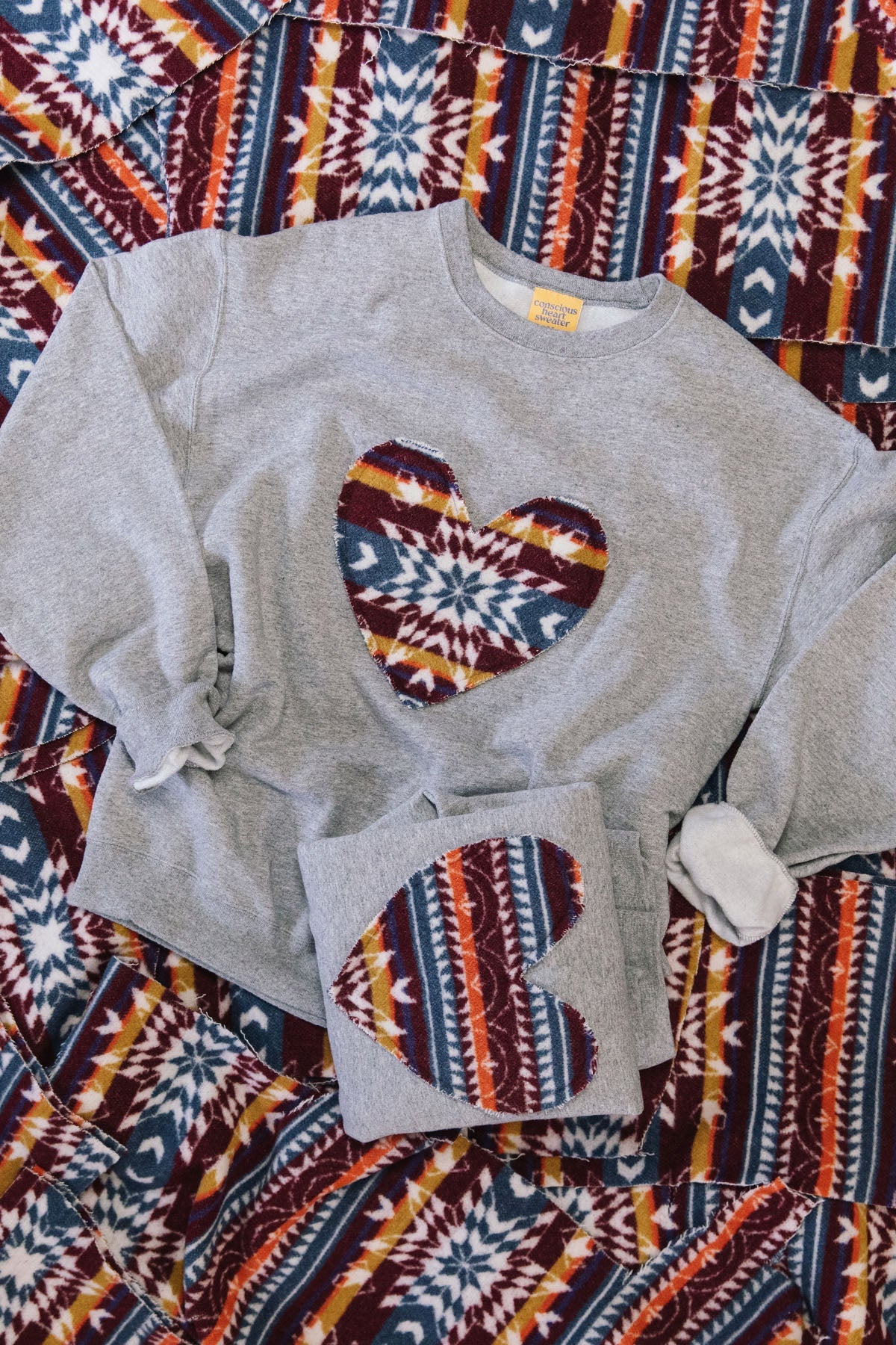 Aki {Mini Tipi} Heart | Charcoal Crewneck Sweater