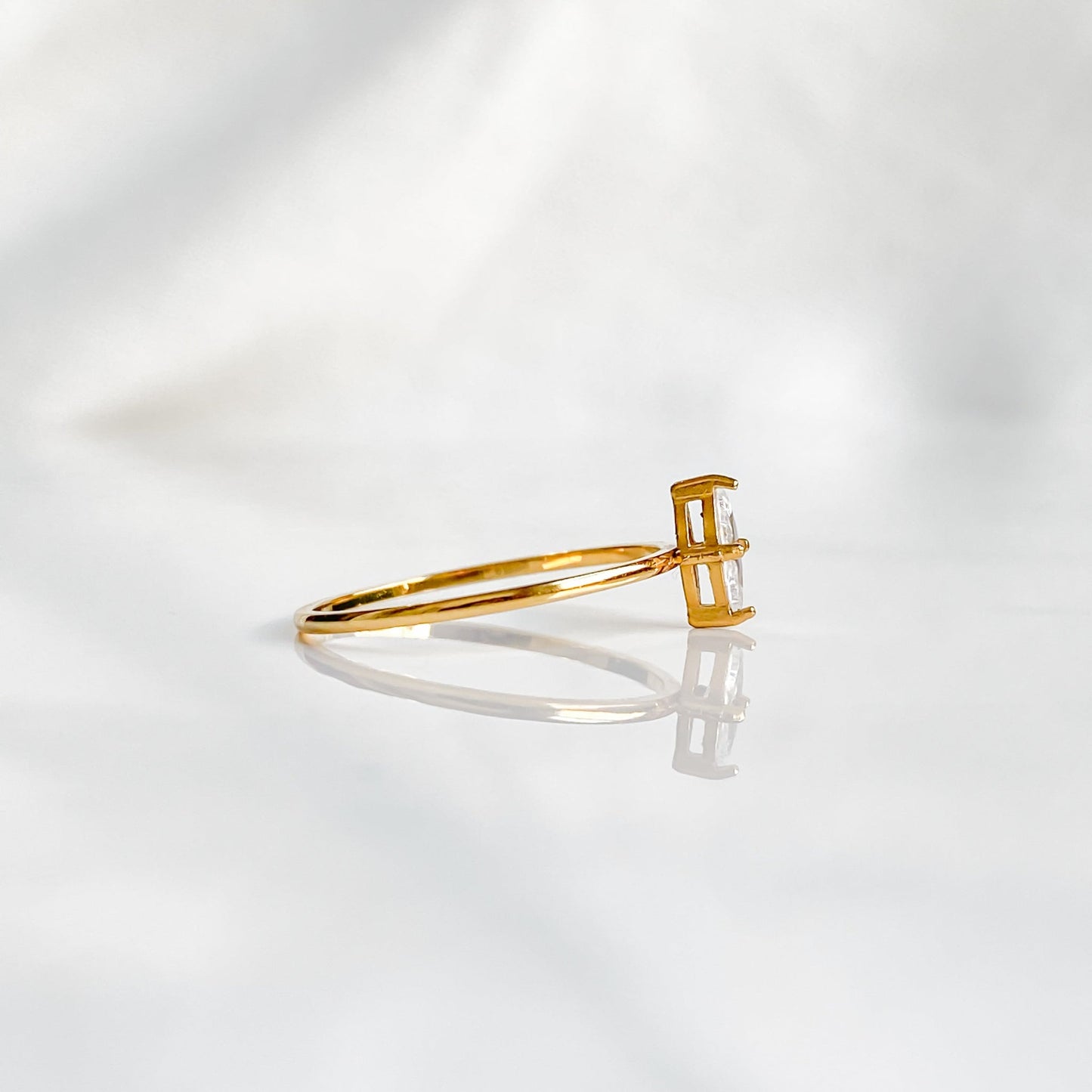 Bague solitaire dorée en acier inoxydable 18K | VÉNUS