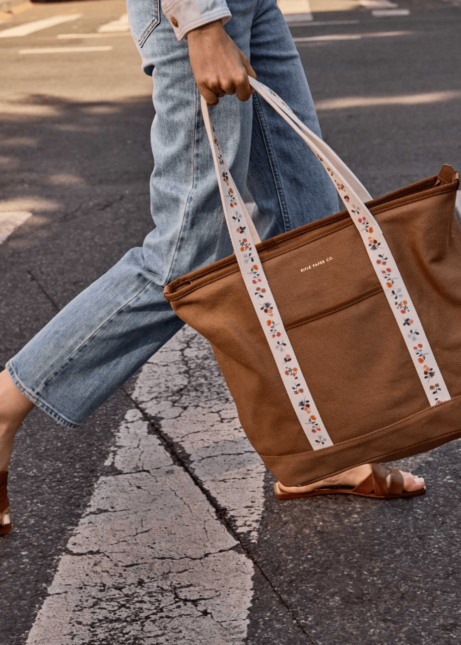 Ditsy Dahlia Canvas Carry All