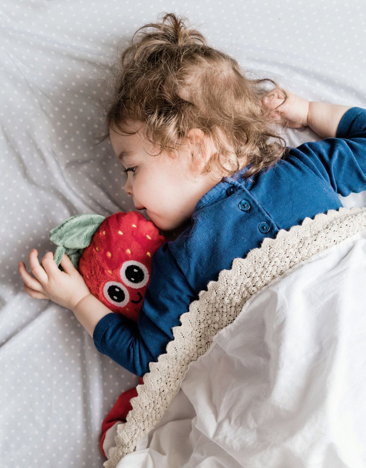 Baby Blankie - Marie-Antoinette the Strawberry - Veille sur toi