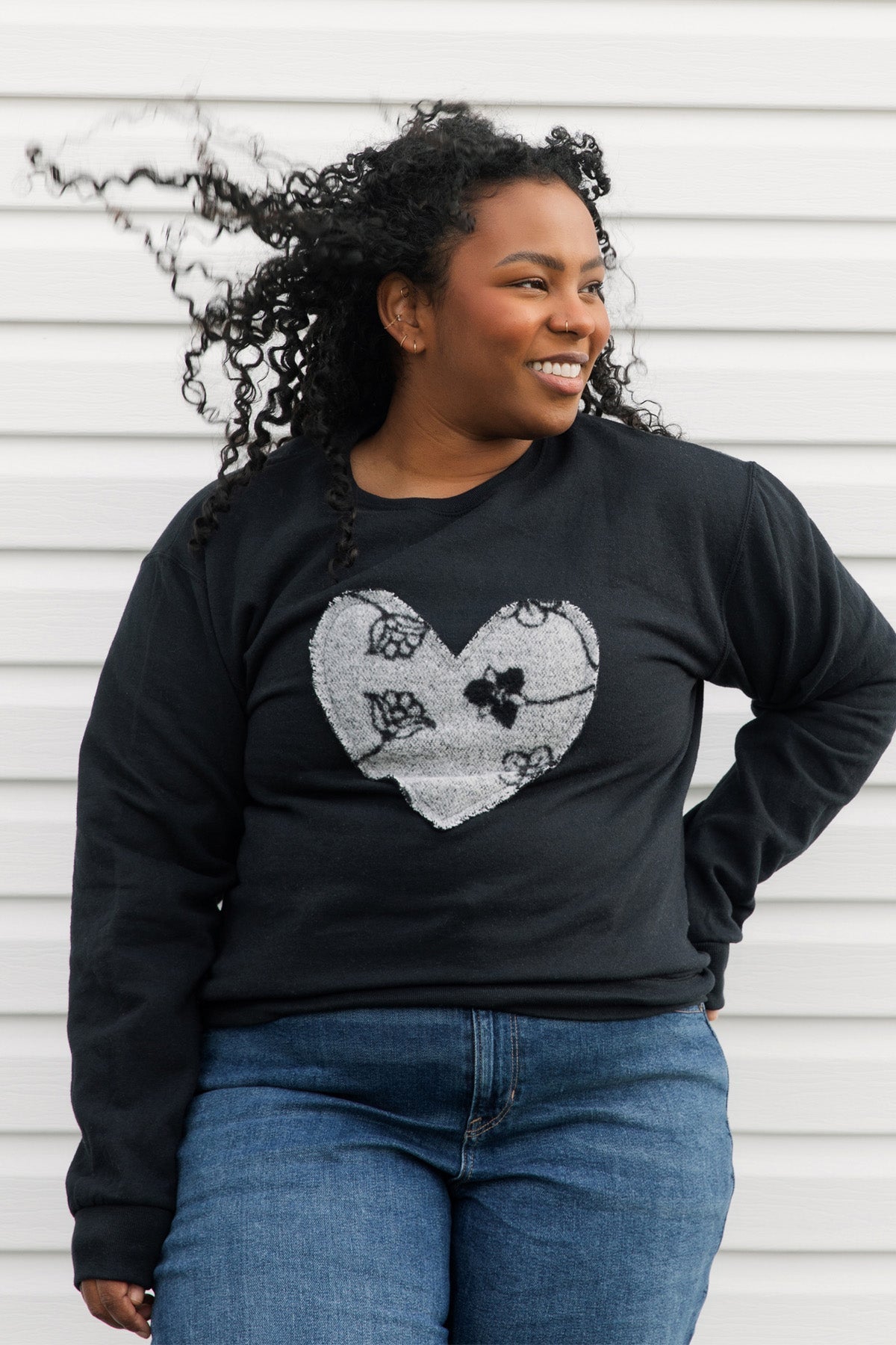 Fleurs {Mini Tipi} Heart | Black Crewneck Sweater