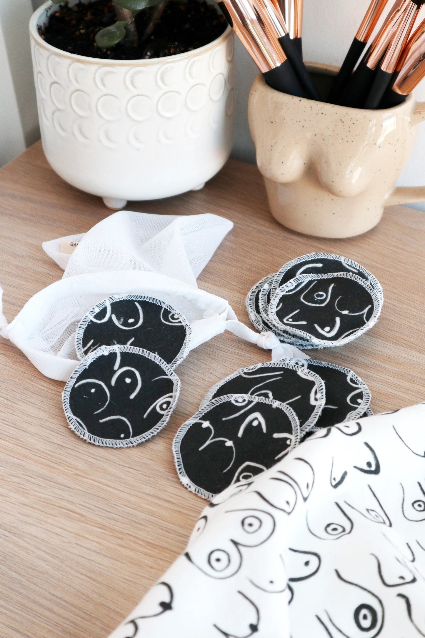 Cotton Rounds - Woman Series (Black)