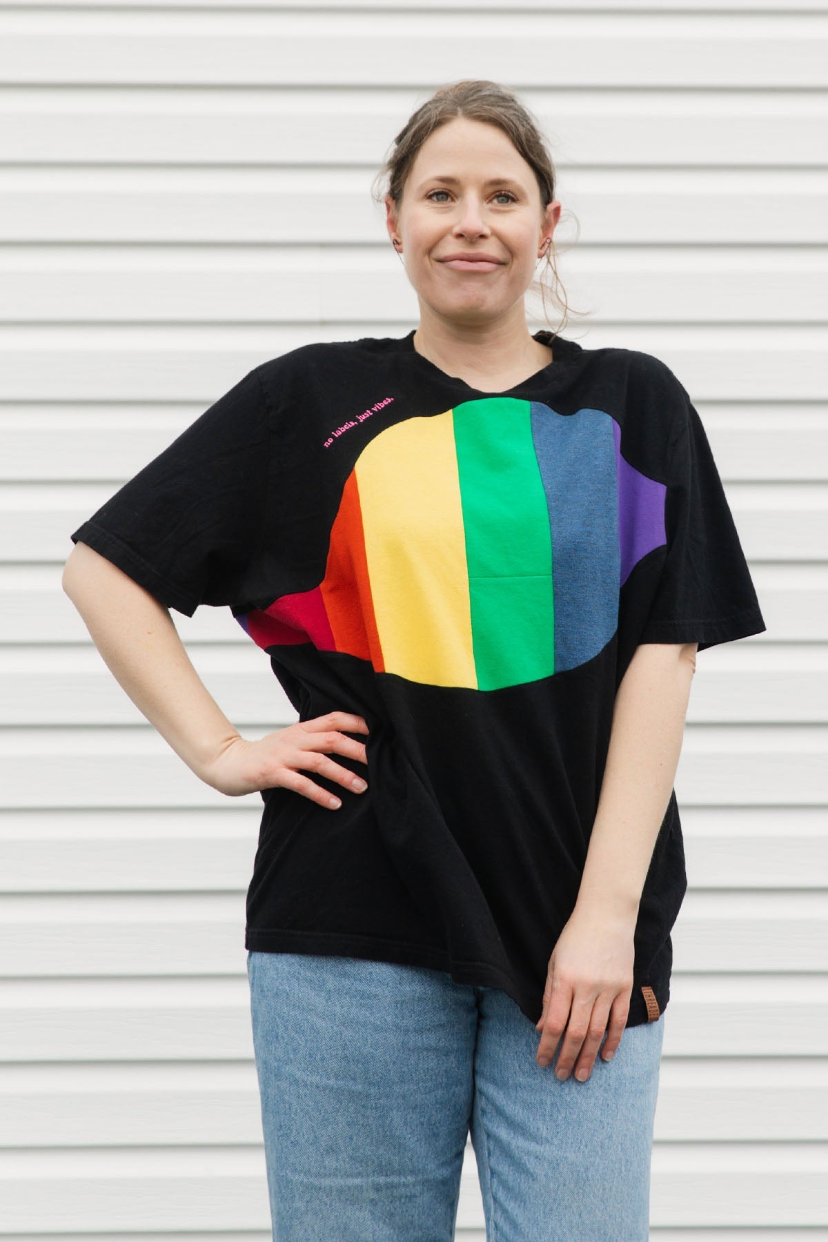 upcycled t-shirt featuring a rainbow {x-large}